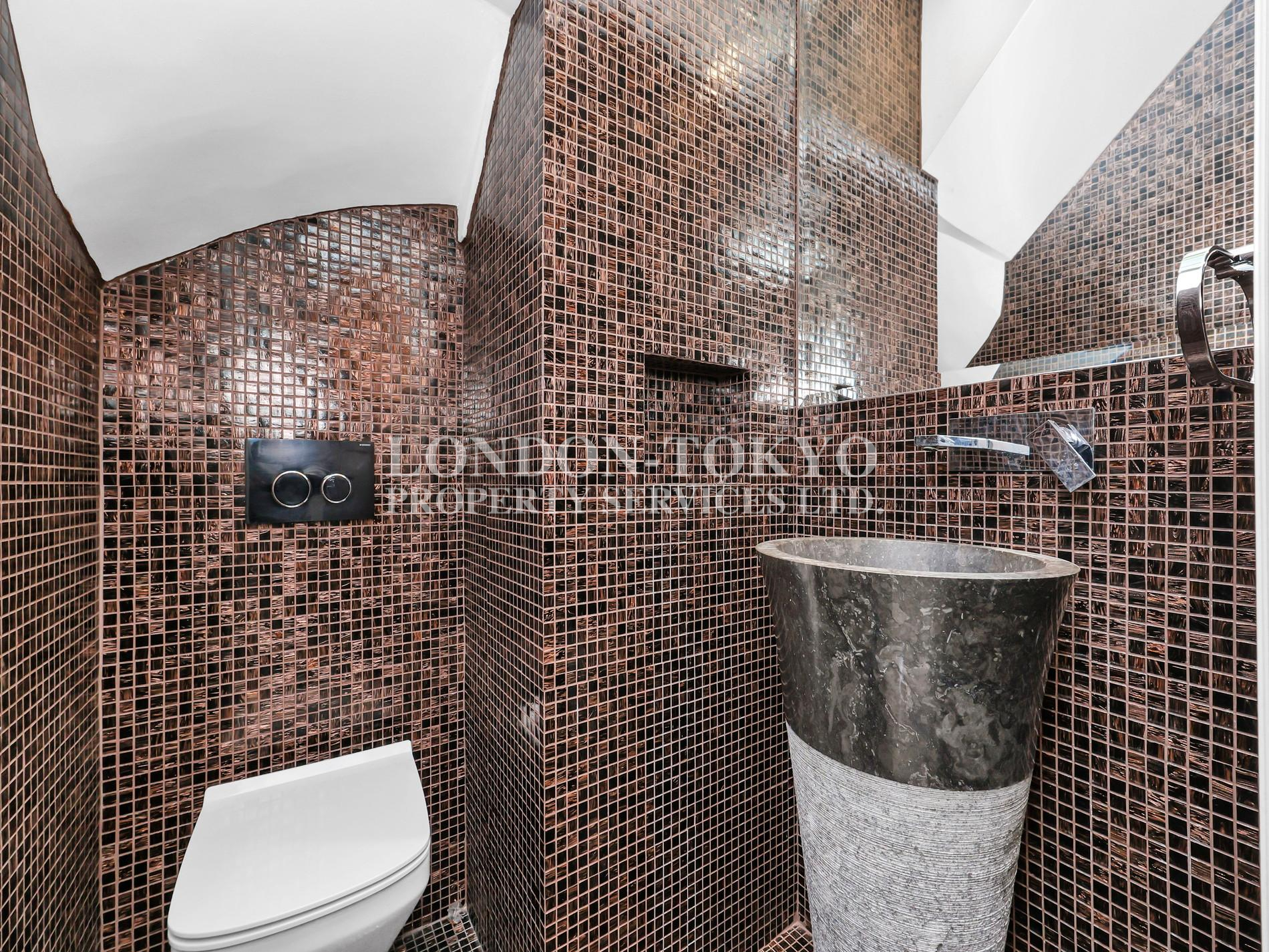 Wentworth Avenue 
 N3  :: London-Tokyo Property Service